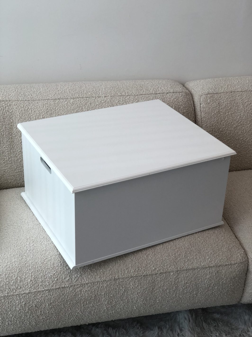 WHITE WOODEN CHEST BOX