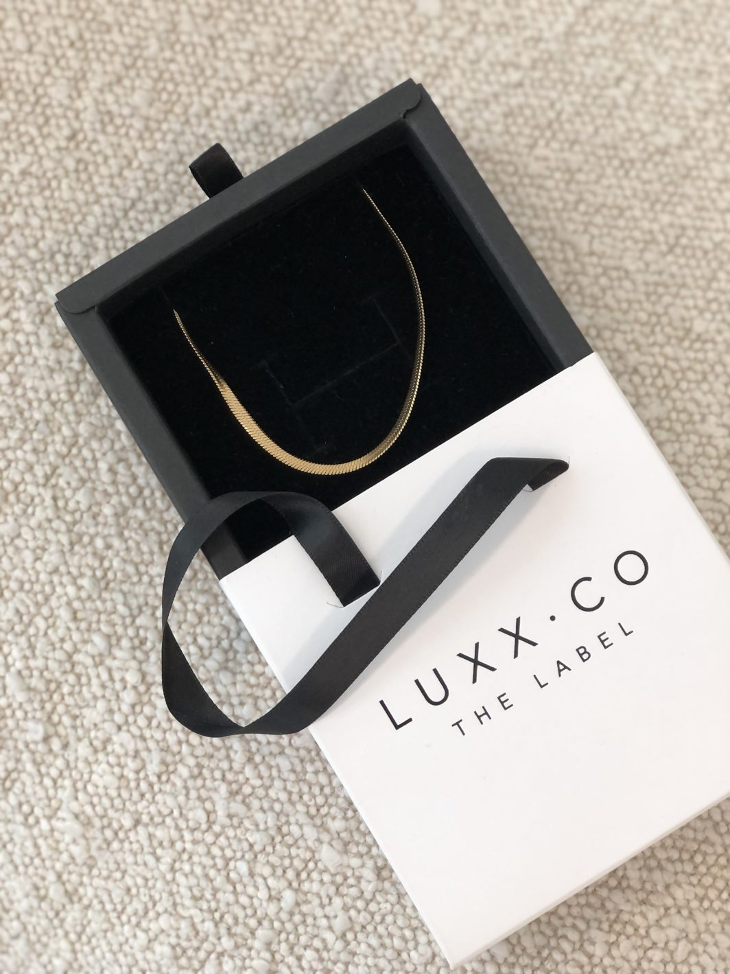 18K GOLD HERRINGBONE NECKLACE