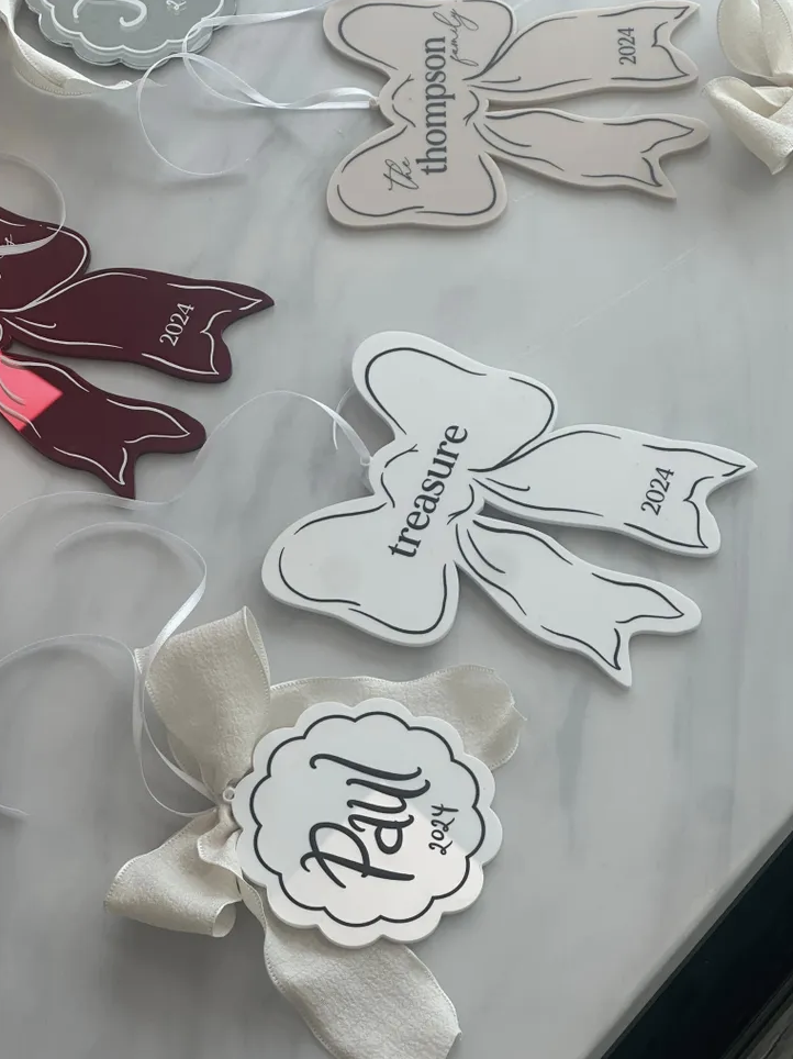 WHITE ACRYLIC BOW ORNAMENT